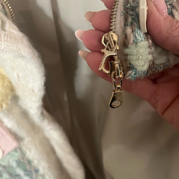 Tricot Chic Jacket. - Picture 11 of 16